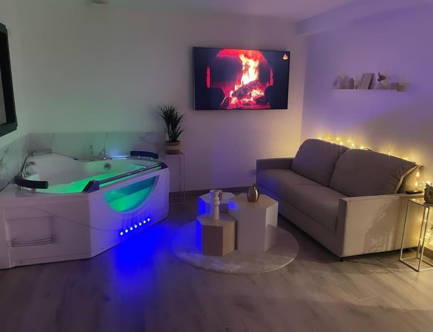 Love Room - Cocon Room - Toulon - Ольуль Экстерьер фото