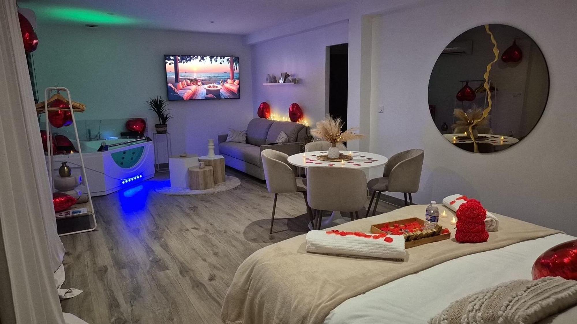 Love Room - Cocon Room - Toulon - Ольуль Экстерьер фото
