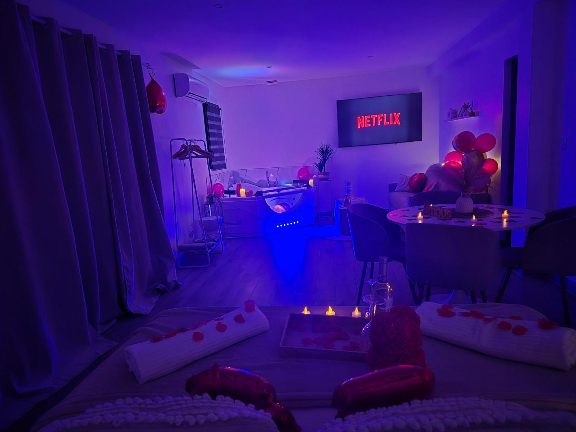 Love Room - Cocon Room - Toulon - Ольуль Экстерьер фото